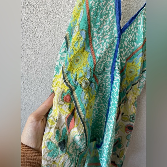 Moda International Limited Edition Floral Halter Top - Picture 7 of 8